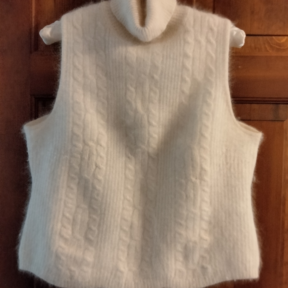Angora sleeveless turtleneck sweater